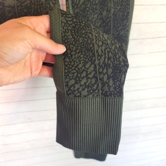 LULULEMON EBB TO STREET LEGGINGS, SZ 2 - Picture 6 of 9